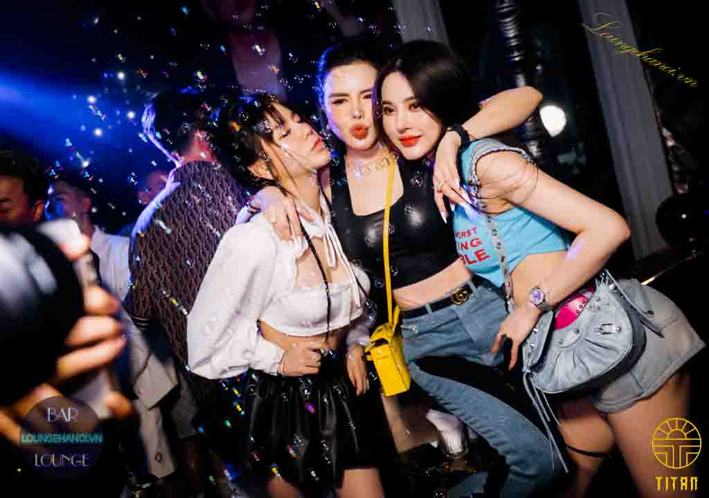 Titan Lounge 33 Bà Triệu | Đặt Bàn | Loungehanoi.vn
